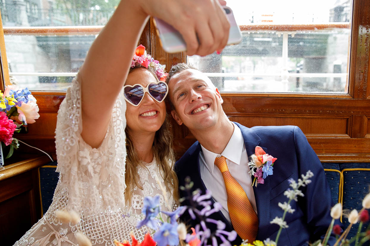 Selfie van het bruidspaar
