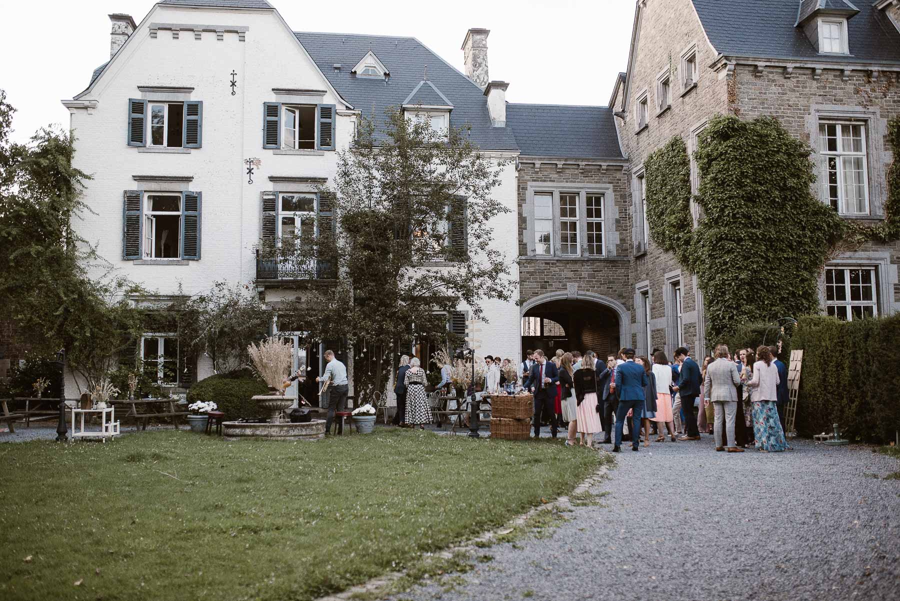 Gasten bij trouwlocatie Château de Blier in België